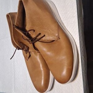 Kenneth Cole Mens  Tan Chukka Boots Soft Leather